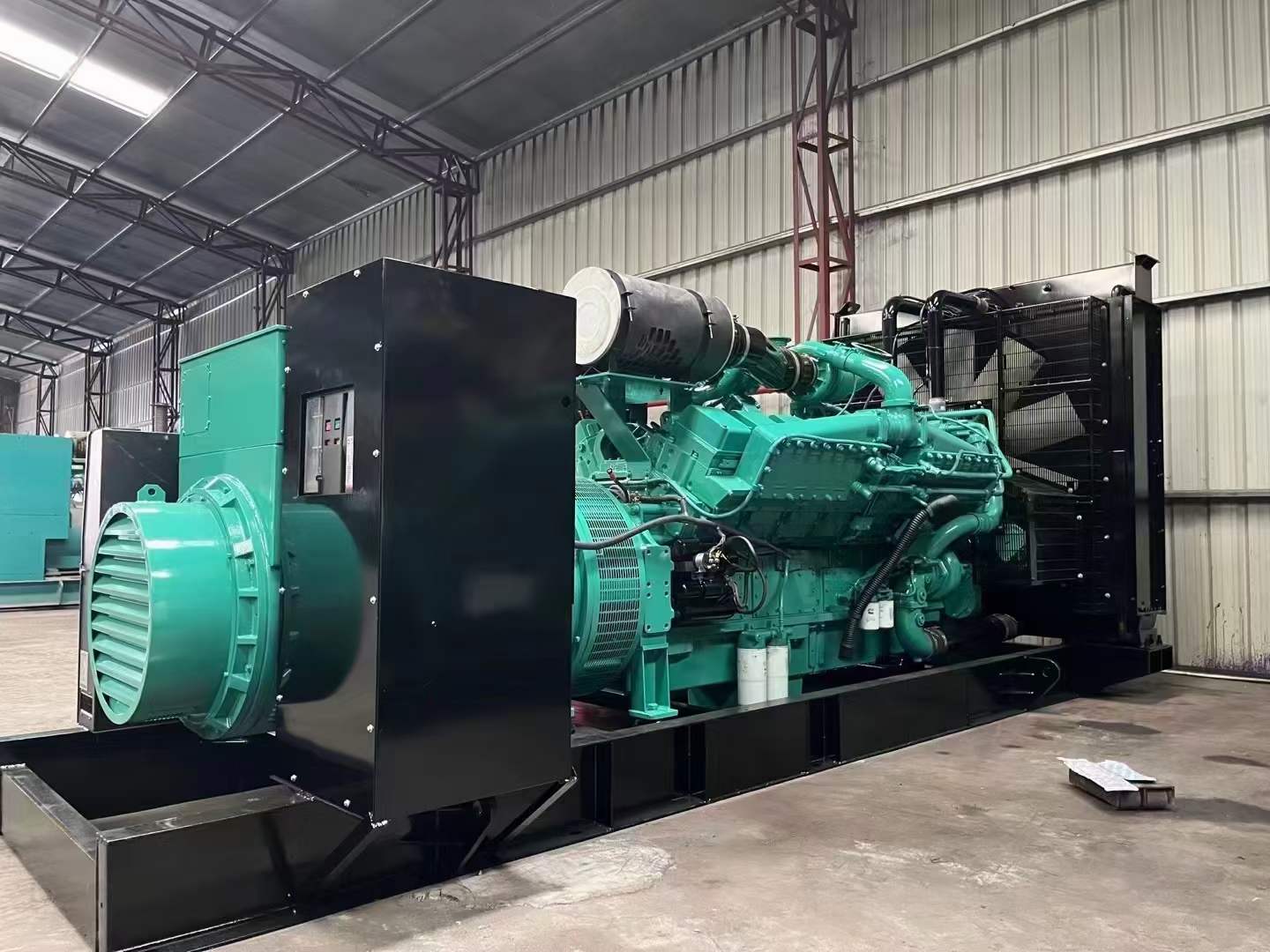 竞秀如何降低 800kW 柴油发电机输出电流的波动？